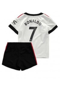 Fotbalové Dres Manchester United Cristiano Ronaldo #7 Dětské Venkovní Oblečení 2022-23 Krátký Rukáv (+ trenýrky)